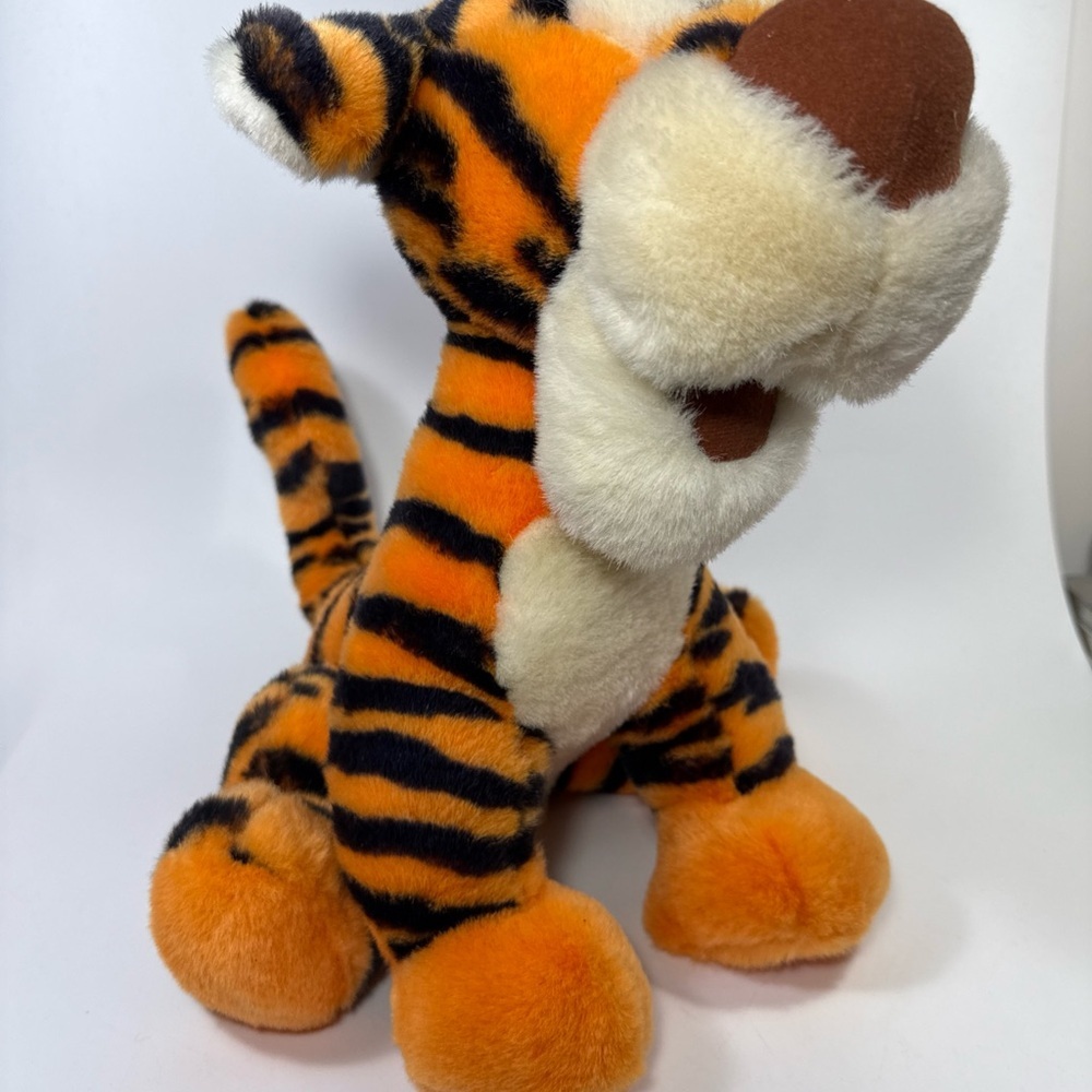Disney’s Eyore & Tiger plush - Picture 5 of 9